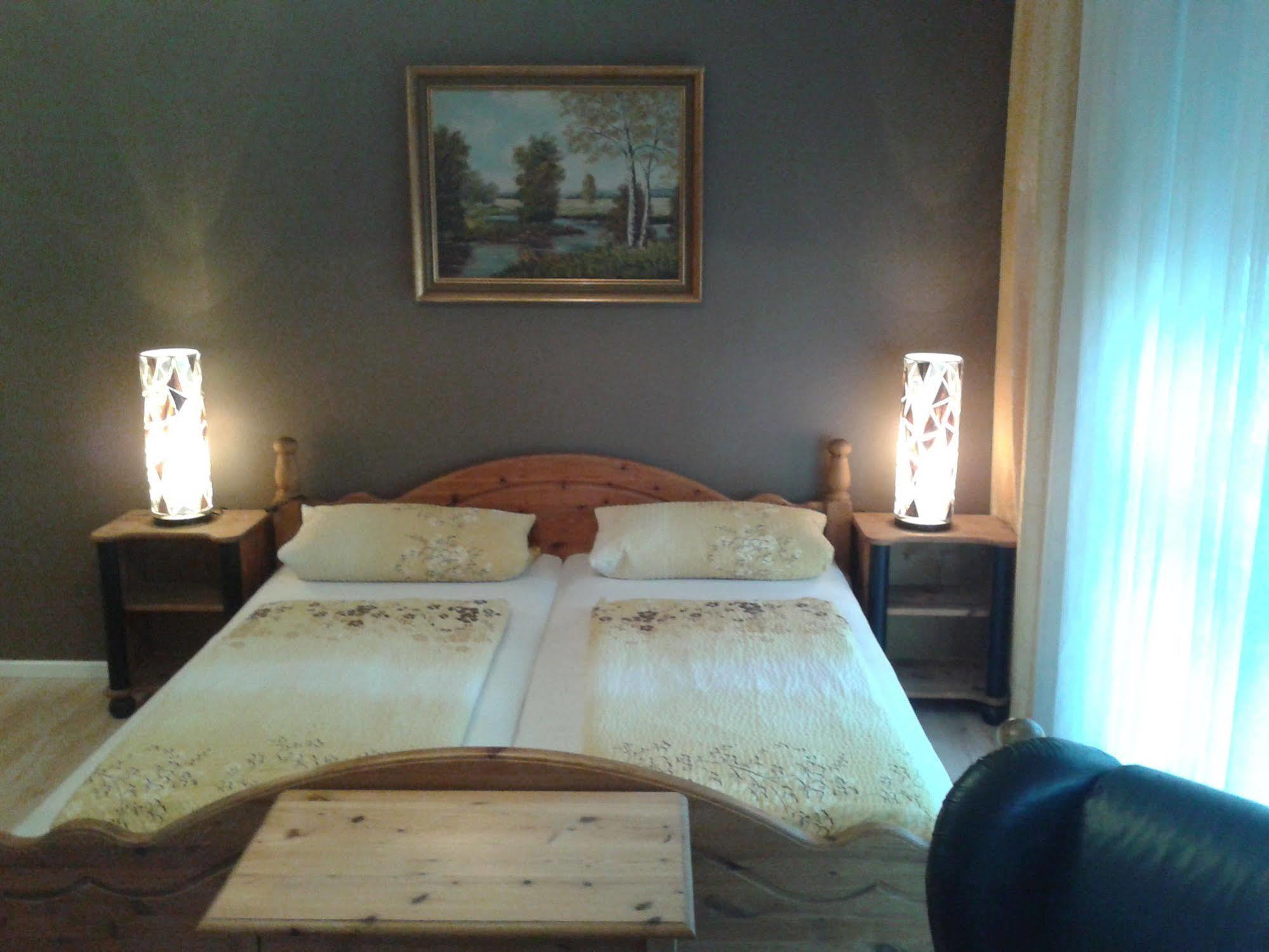 Hotel Und Appartementhaus Rheden Glienicke/Nordbahn Exteriör bild