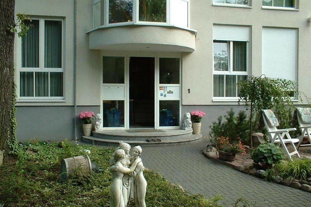 Hotel Und Appartementhaus Rheden Glienicke/Nordbahn Exteriör bild